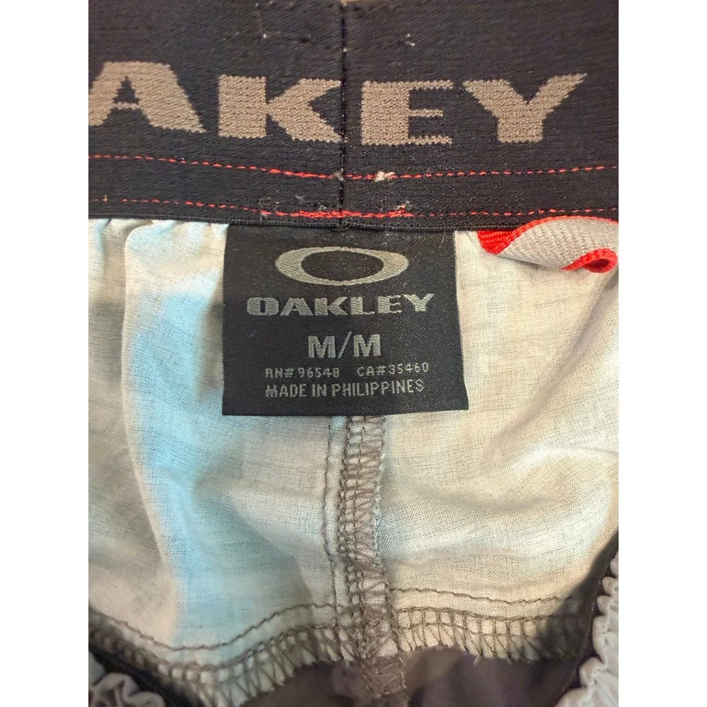 Oakley Mens Gray Graphic Board Shorts Swim Trunks Size Medium Training Surfing